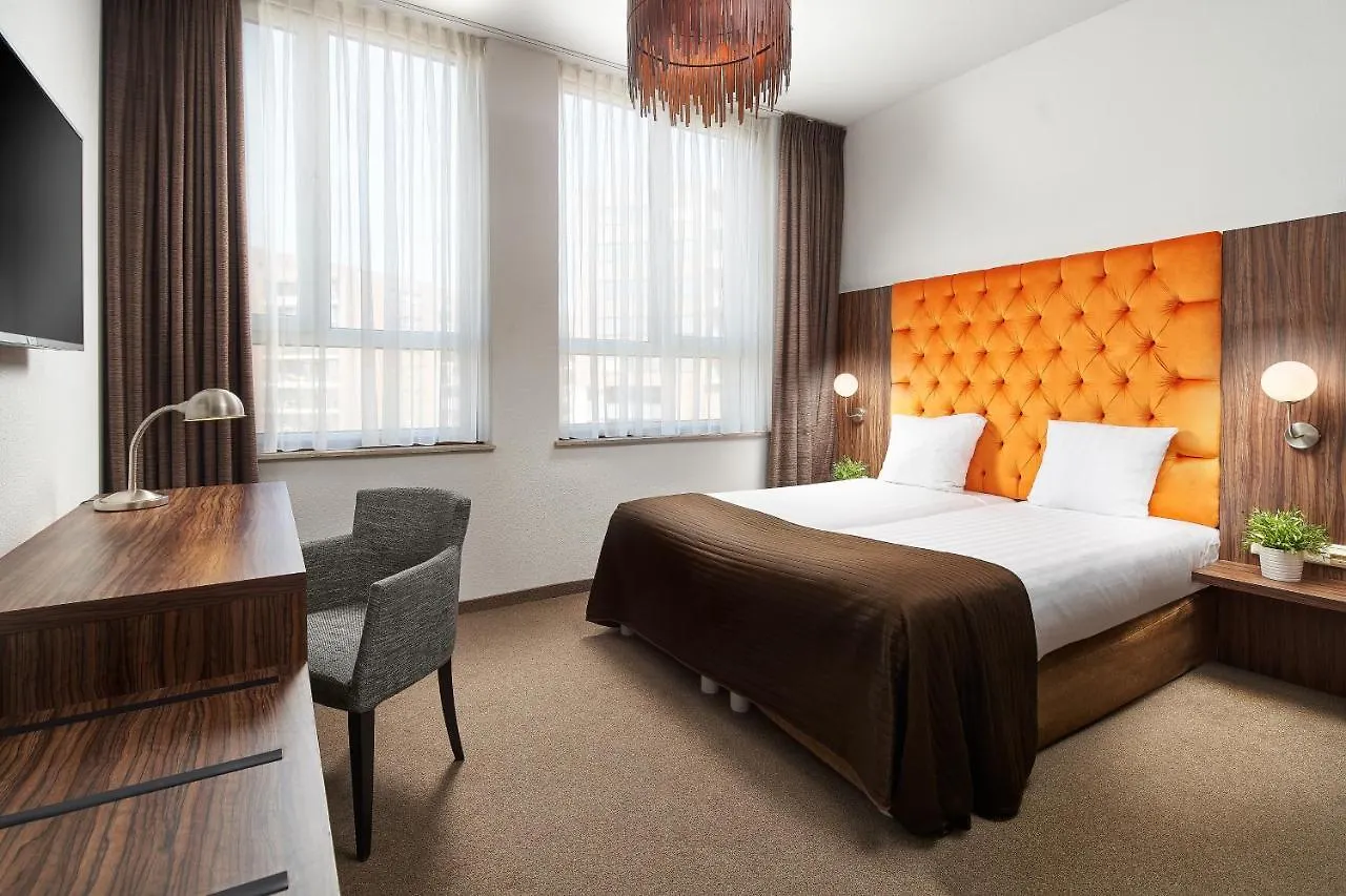 Hotel La Reine Eindhoven 3*,